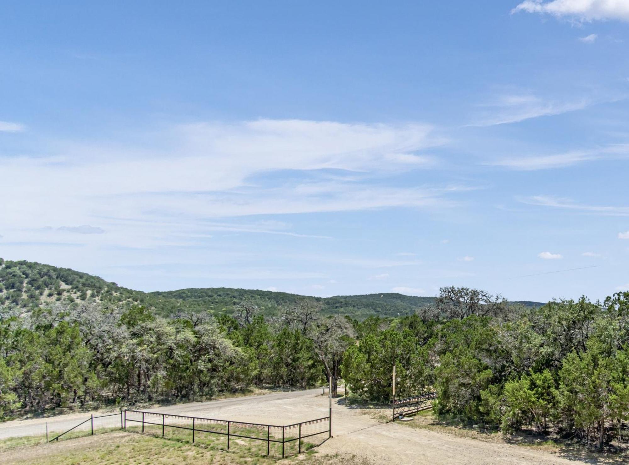 فندق Lucky Star Ranch - Stargazer Tarpley المظهر الخارجي الصورة